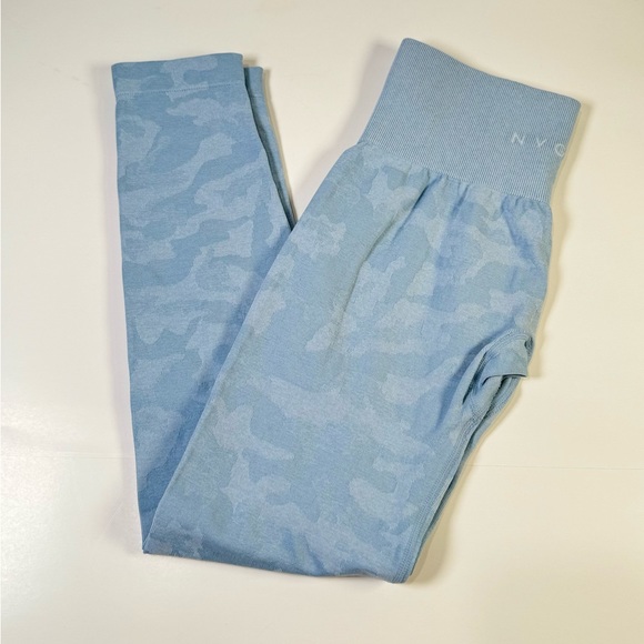 NVGTN Icy Blue Camo Seamless Leggings Size S - Picture 3 of 7
